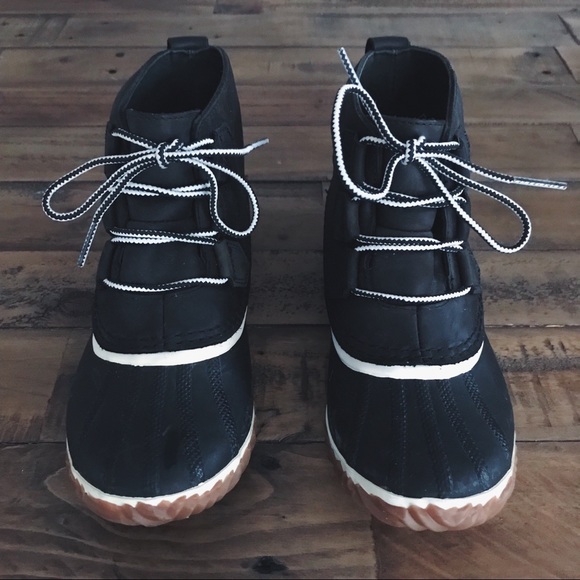 Sorel Out N’ About Waterproof Ankle Boots - Picture 2 of 7